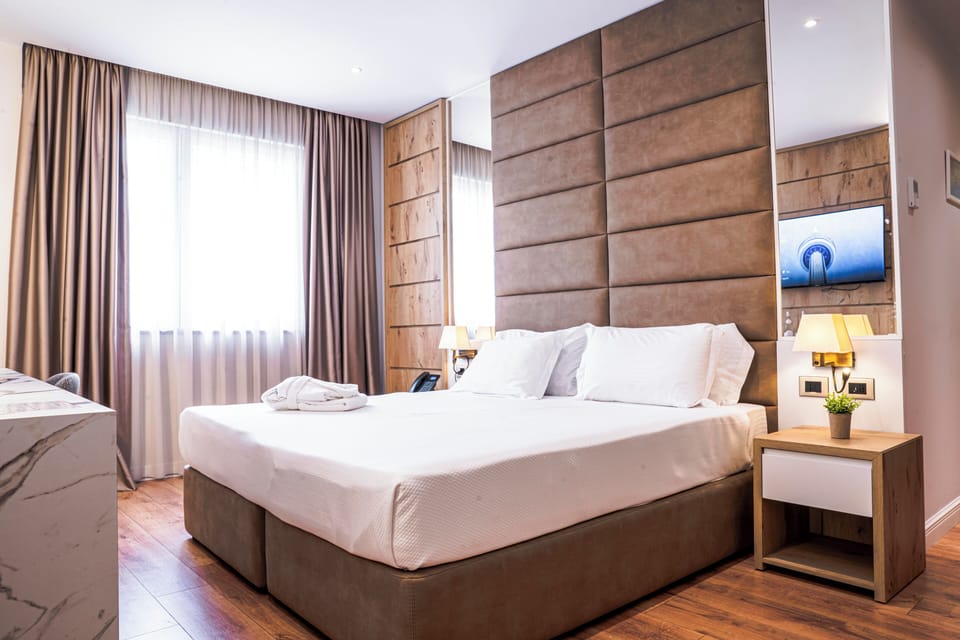 Basic Double or Twin Room | Down comforters, minibar, desk, soundproofing
