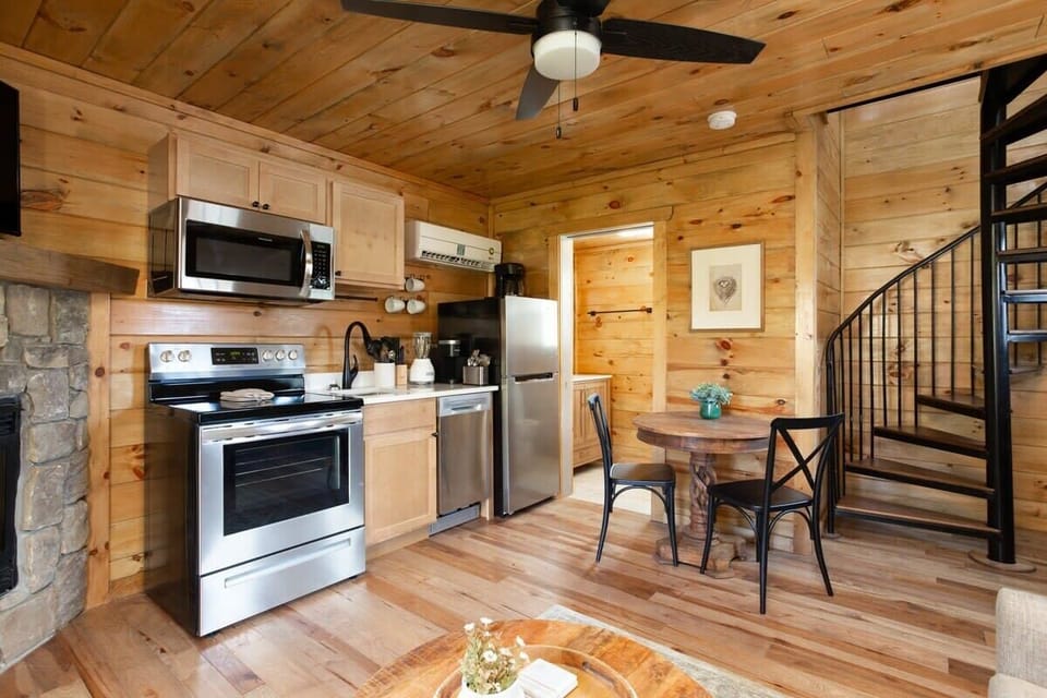 Kitchen Side View!