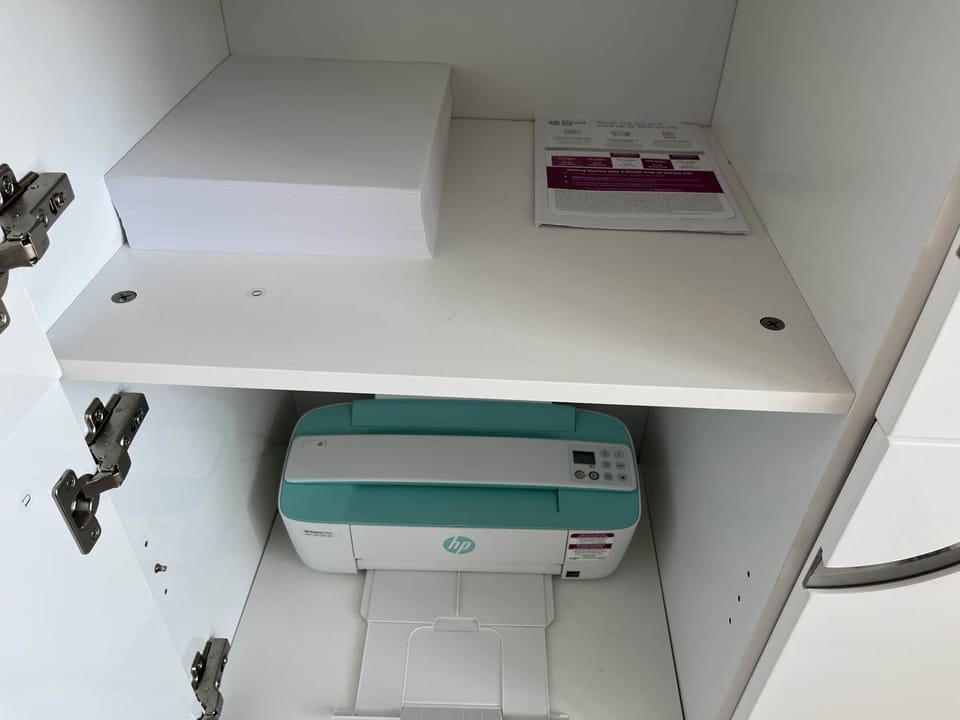 Remote-work friendly condo with printer, paper, fast wifi at Friday Harbour