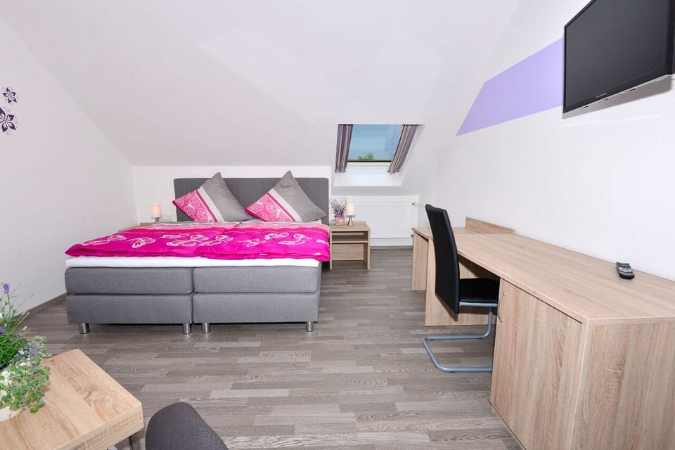 Basic Double Room | Hypo-allergenic bedding, blackout drapes, soundproofing, free WiFi