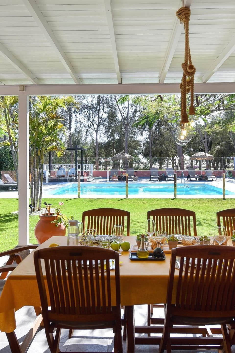 Outdoor dining