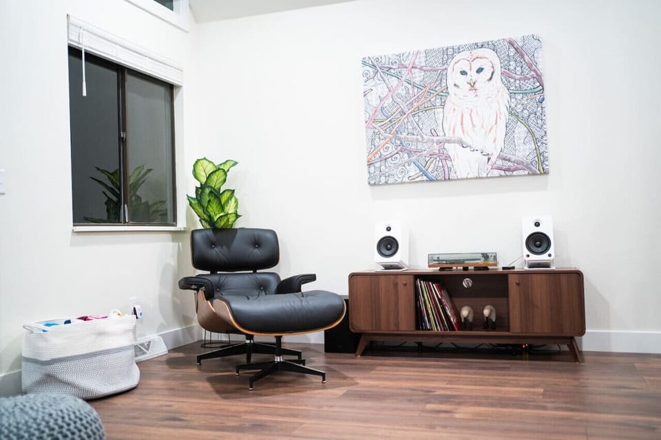 “Clean, spacious, great location and communication!” – Kate