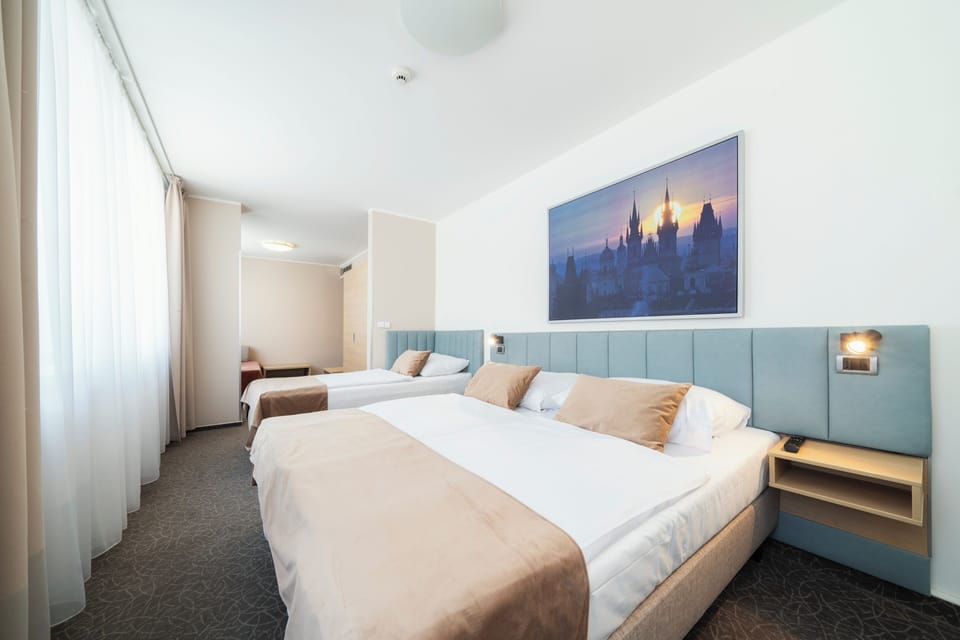 Superior Quadruple Room | Desk, laptop workspace, free WiFi, bed sheets