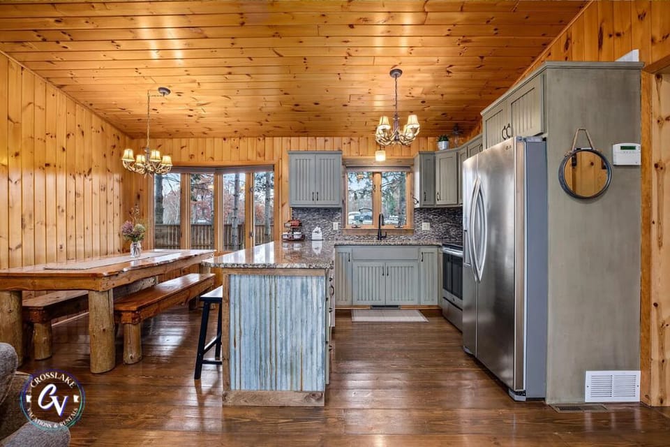 Dining/Kitchen