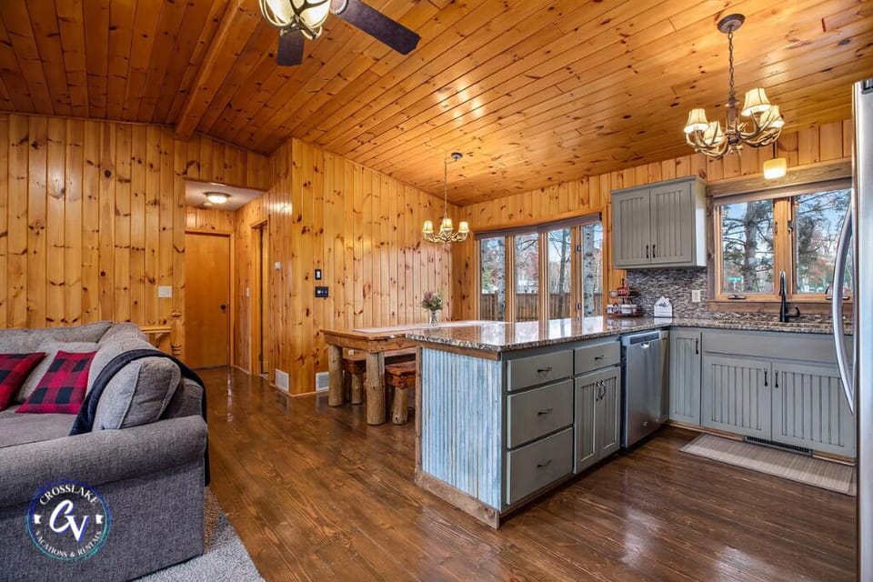 Dining/Kitchen