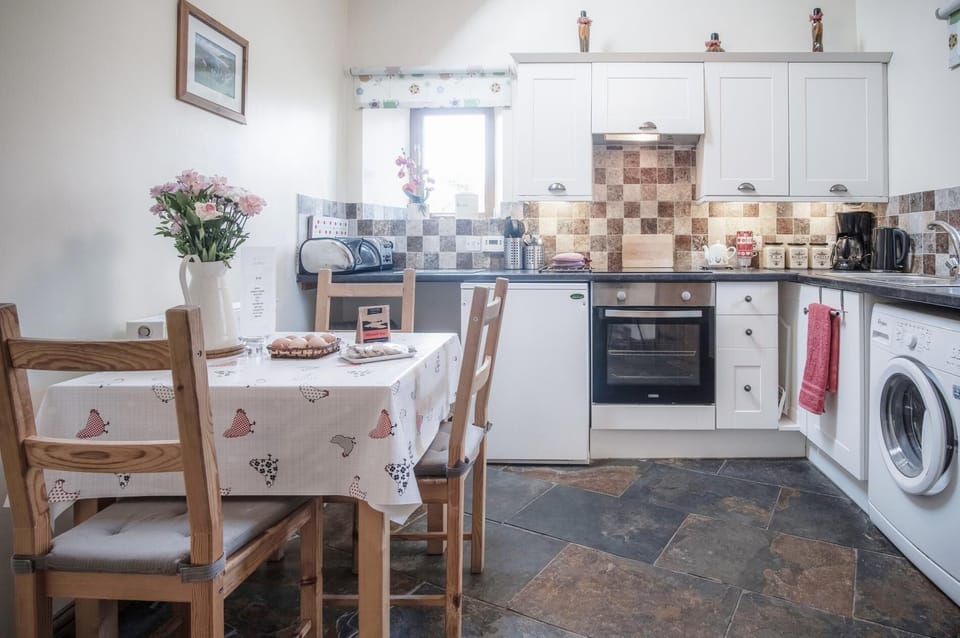 The Old School Cottage (Ship Farm) - 1 Bedroom - Rhossili (2092)