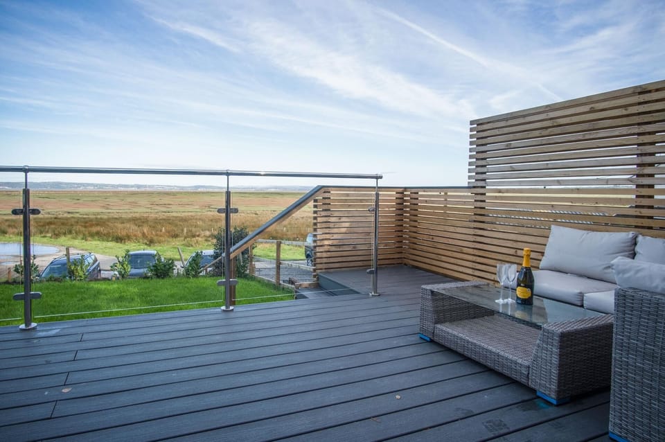 The Langland Bay Lookout - 1 Bed Cabin - Landimore (2282)