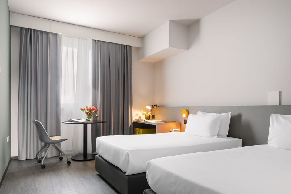 In-room safe, desk, soundproofing, free WiFi