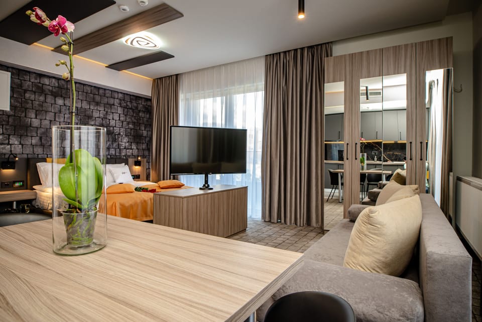 Panoramic Studio | Down comforters, in-room safe, blackout drapes, soundproofing