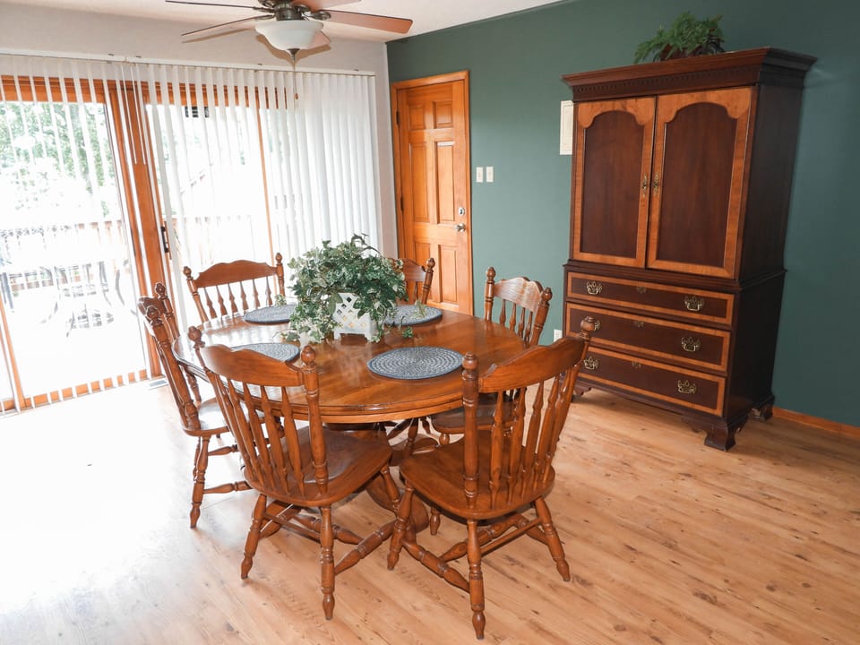 Dining room upstairs.