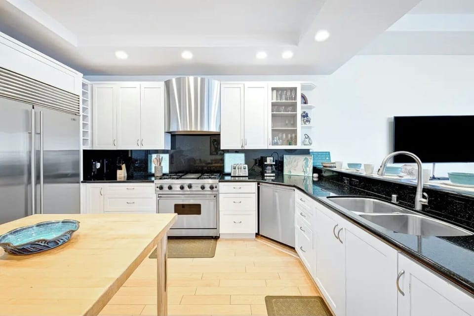 Full size kitchen 