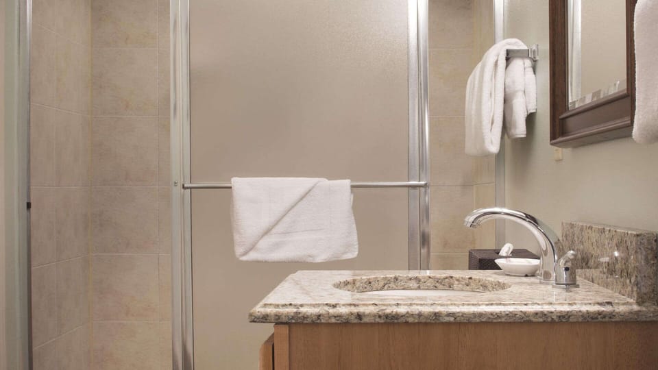 Unit may vary in layout, view, floor, and décor. 