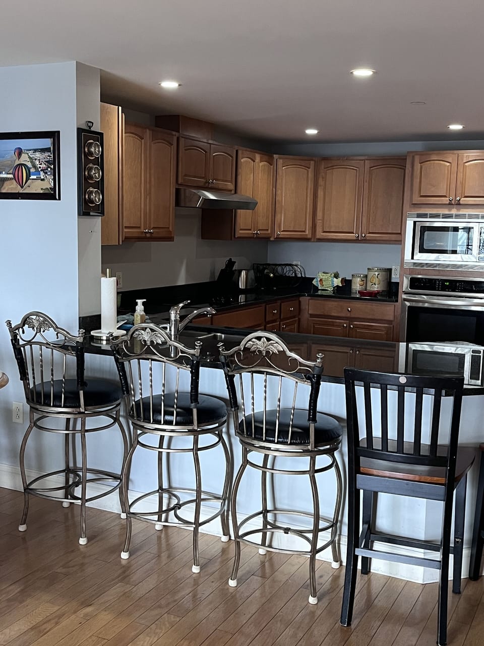 Kitchen island 