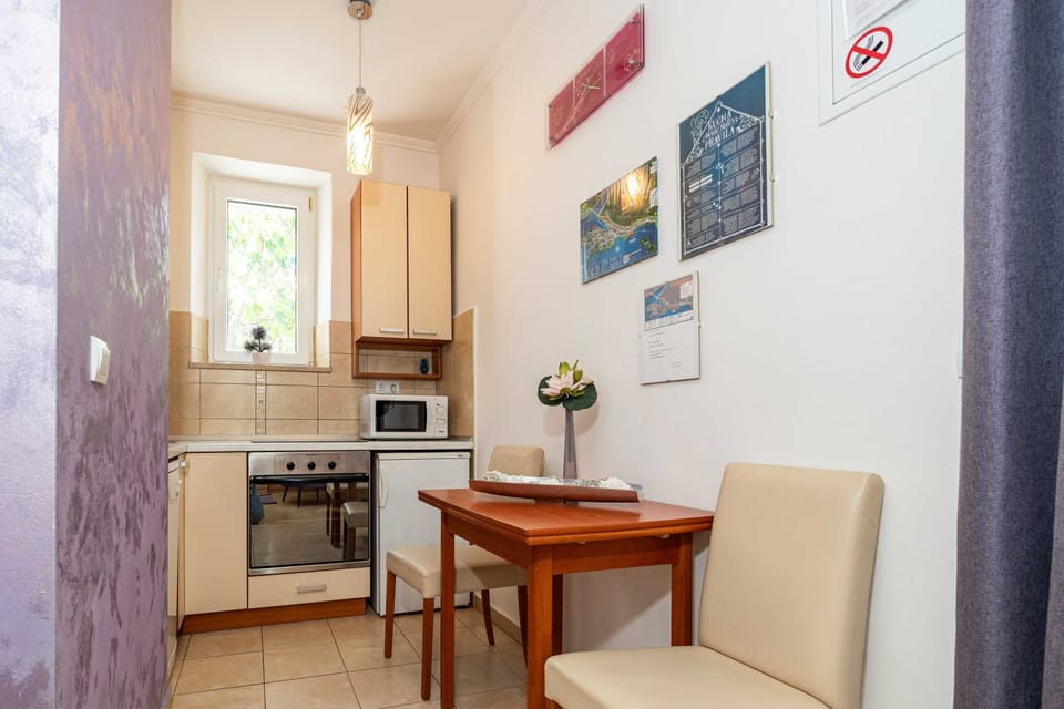 Studio (Studio with Terrace) | Private kitchen | Fridge