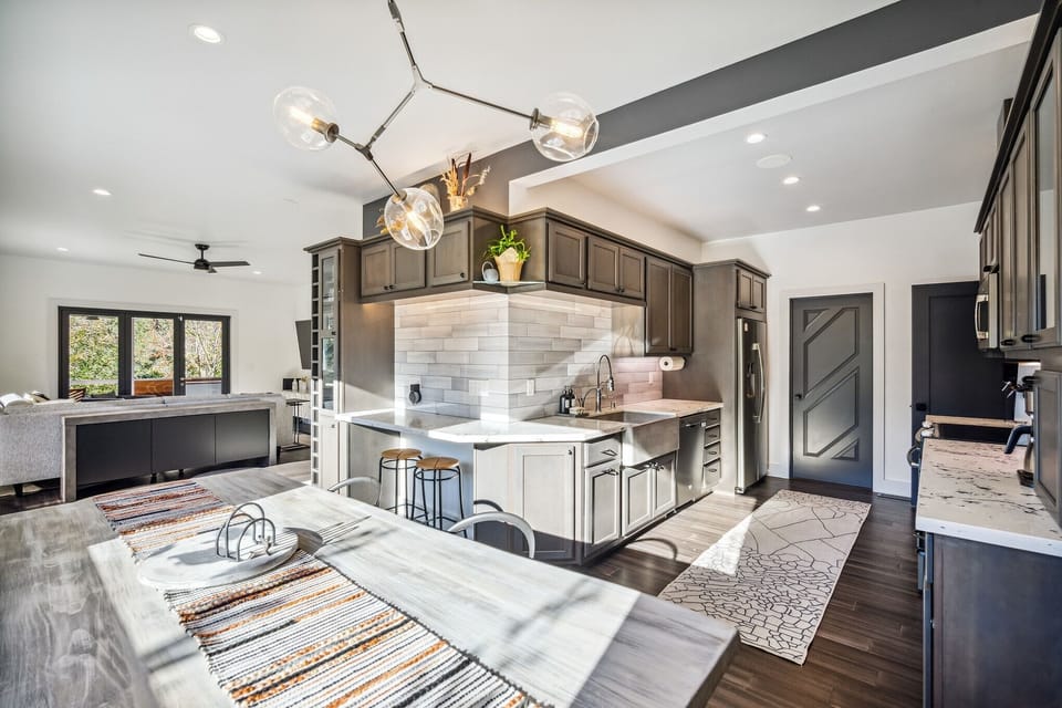 House, 2 Bedrooms | Private kitchen | Fridge, oven, coffee/tea maker, toaster