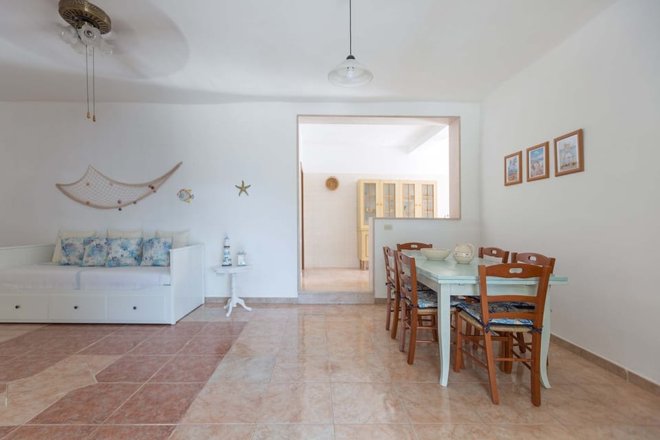 Basic Villa | Dining