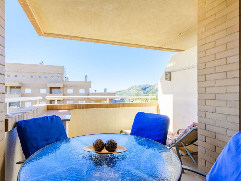 Water, Building, Property, Plant, Azure, Swimming Pool, Window, Architecture, Urban Design, Condominium