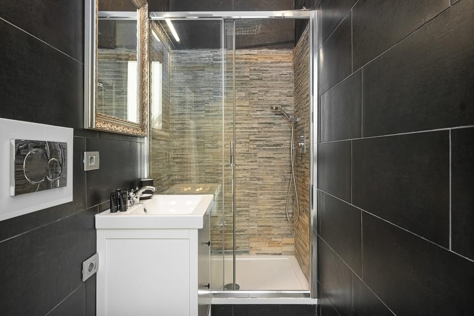 House | Bathroom