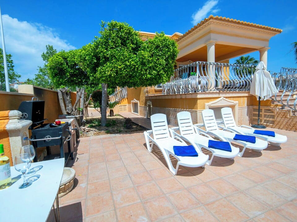 Swimming Pool, Residential Area, Resort, Balcony, Leisure, Estate, Hacienda, Eco Hotel, Villa, Shade