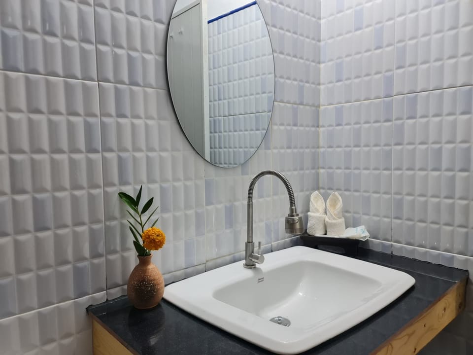 Free toiletries, hair dryer, bidet