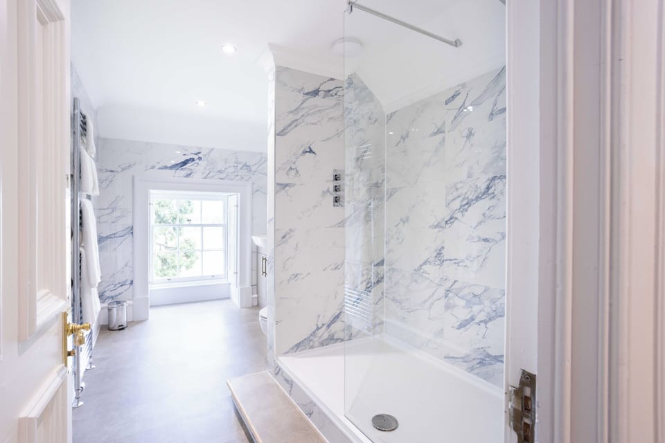 Superior Double or Twin Room | Bathroom | Designer toiletries, hair dryer, bathrobes, towels