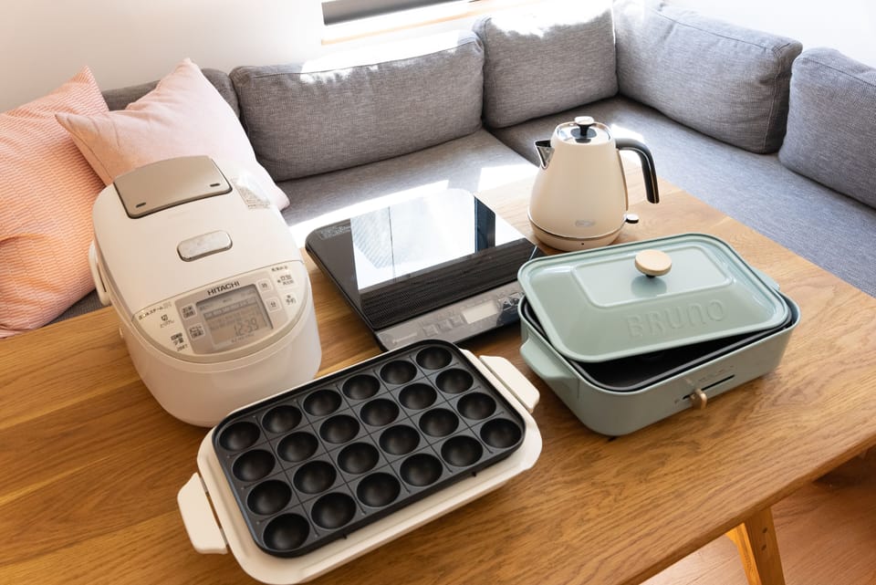 Design Apartment, Multiple Beds, Non Smoking, Kitchen | Private kitchen | Fridge, microwave, stovetop, electric kettle