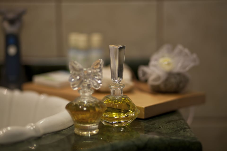 Standard Room | Bathroom amenities | Combined shower/tub, free toiletries, hair dryer, slippers