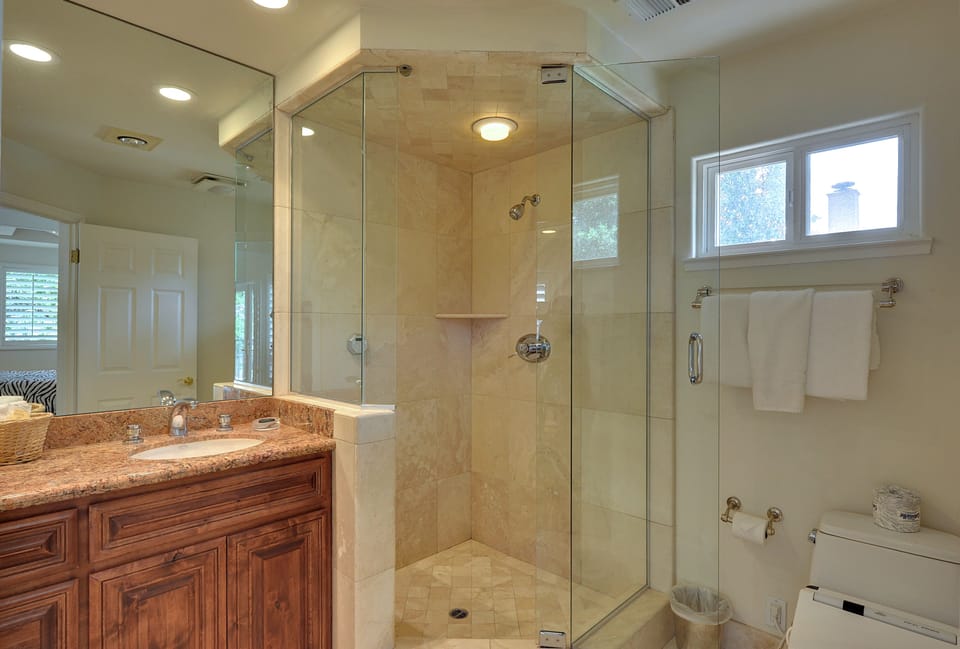 Bungalow, 1 King Bed (TreeHouse) | Bathroom | Free toiletries, hair dryer, towels, soap