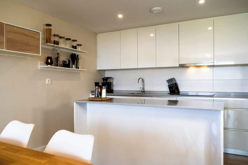 Kitchen with kitchen island