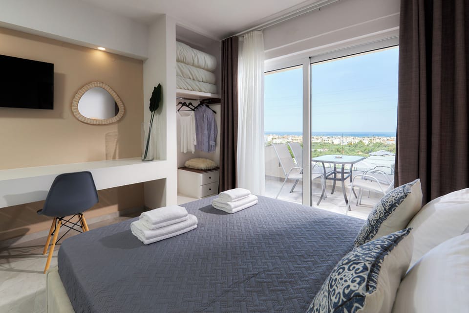 Deluxe Quadruple Suite Sea View | Balcony