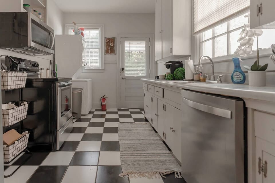 Enjoy cooking again in this fully stocked kitchen