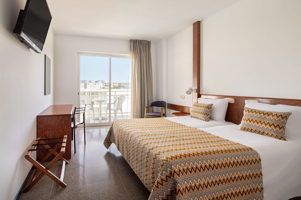 Free WiFi, bed sheets, wheelchair access