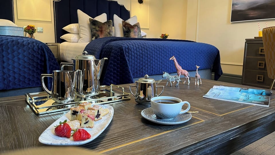 Family Quadruple Room | Desk, iron/ironing board, free WiFi, bed sheets