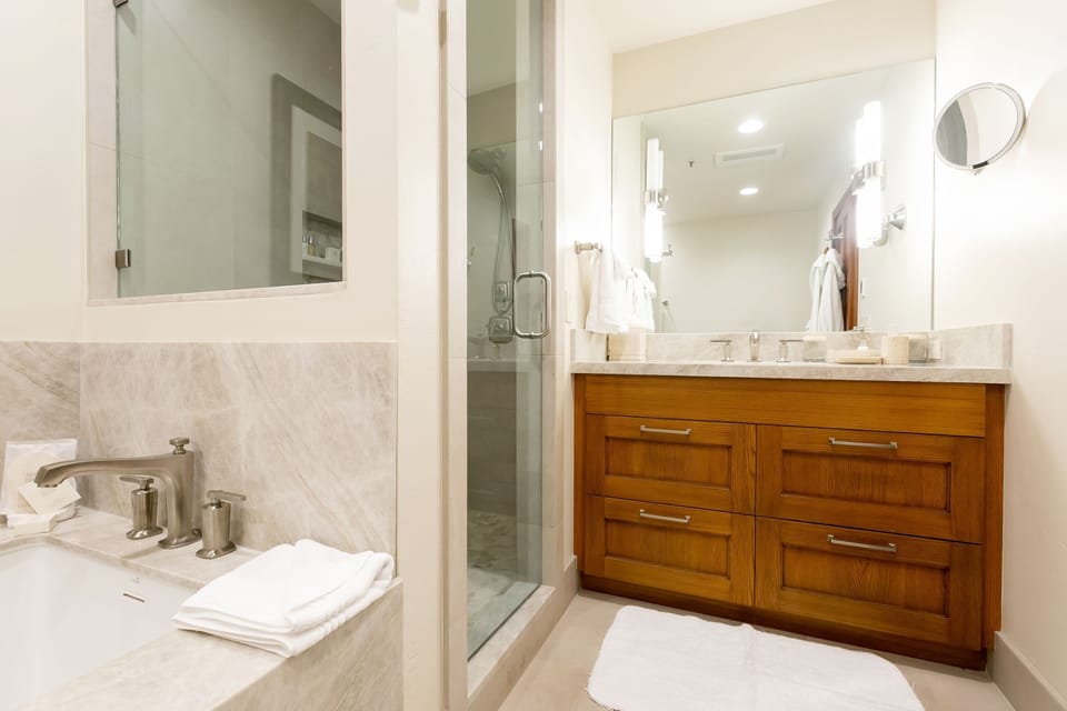 Room, 1 Bedroom | Bathroom