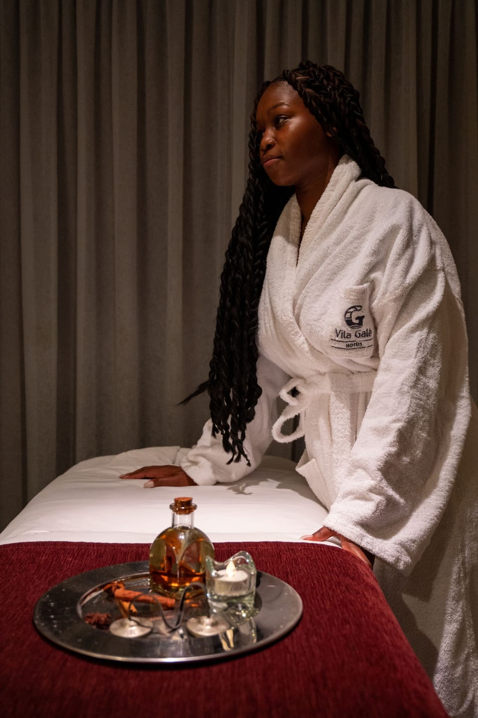 Couples treatment rooms, sauna, hot stone massages, deep-tissue massages
