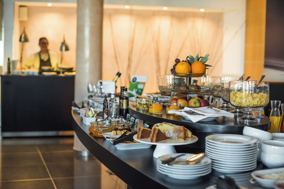 Free daily buffet breakfast