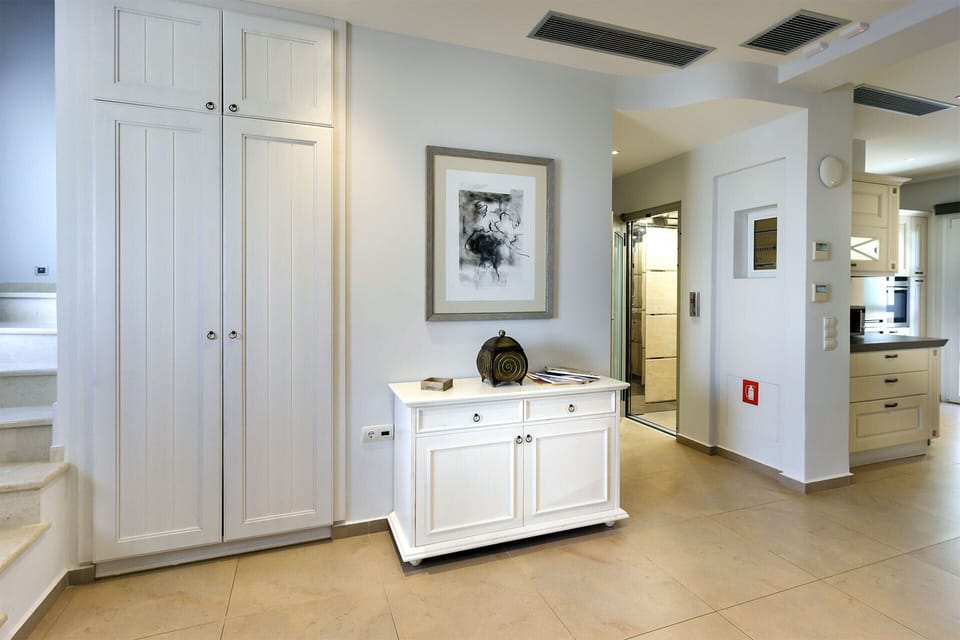 Internal elevator providing access to all 3 floors of the Villa.