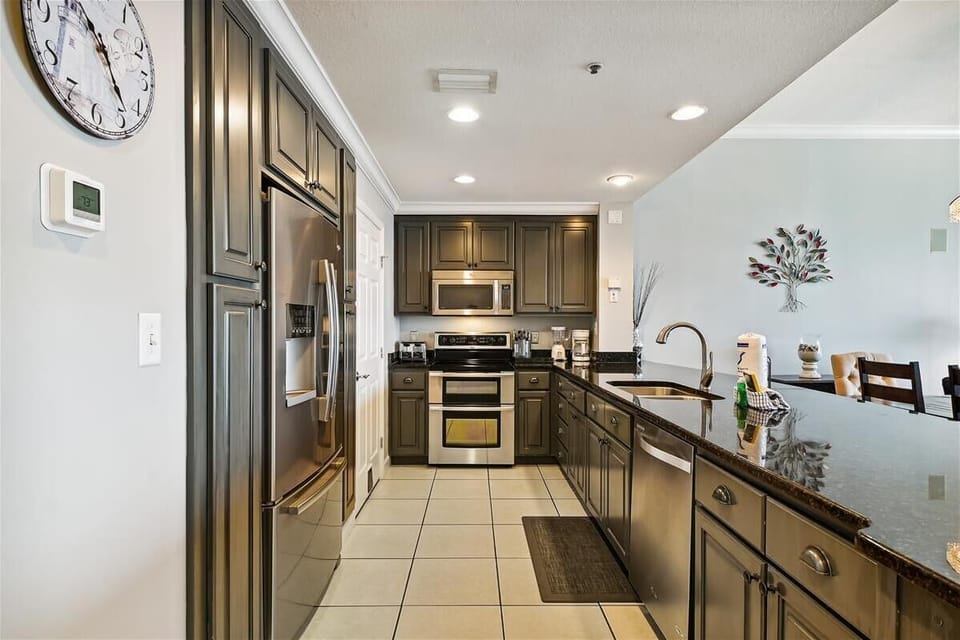 Modern Chef’s Kitchen