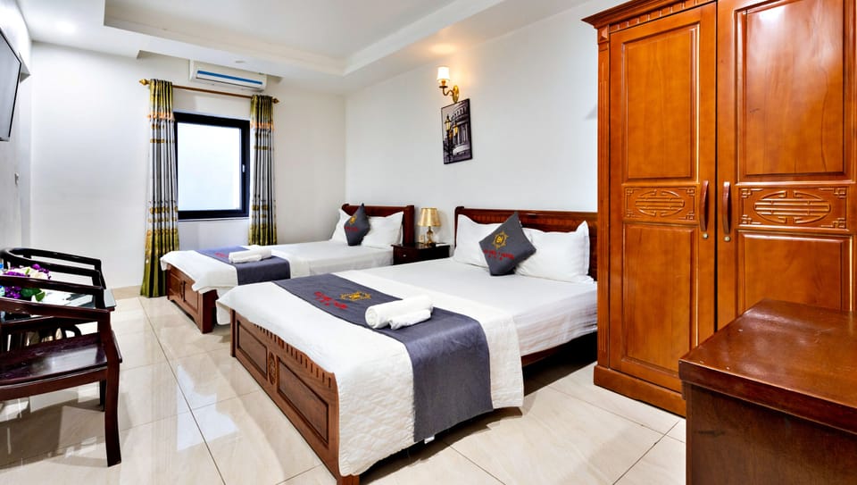 Egyptian cotton sheets, premium bedding, memory foam beds, minibar