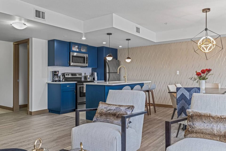 Fully equipped kitchen.