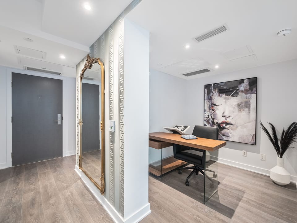Executive Apartment | In-room business center