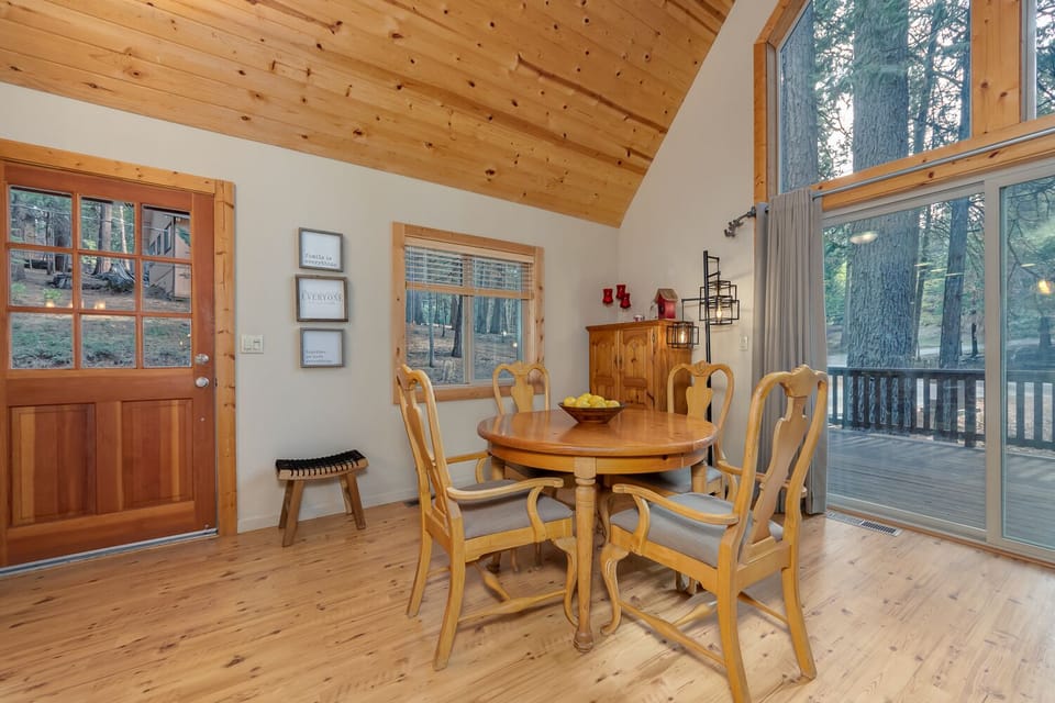 Breakfast Nook