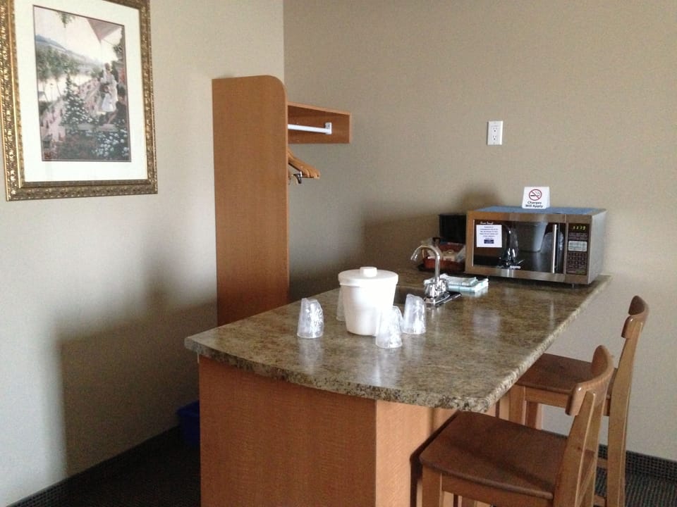 Fridge, microwave, coffee/tea maker