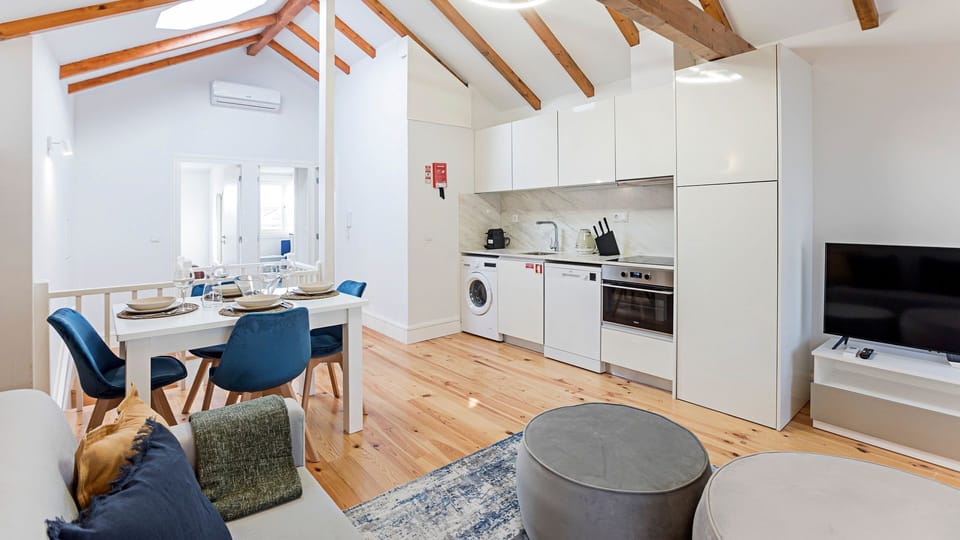 Living + dining area and fully equipped kitchenette #cooking