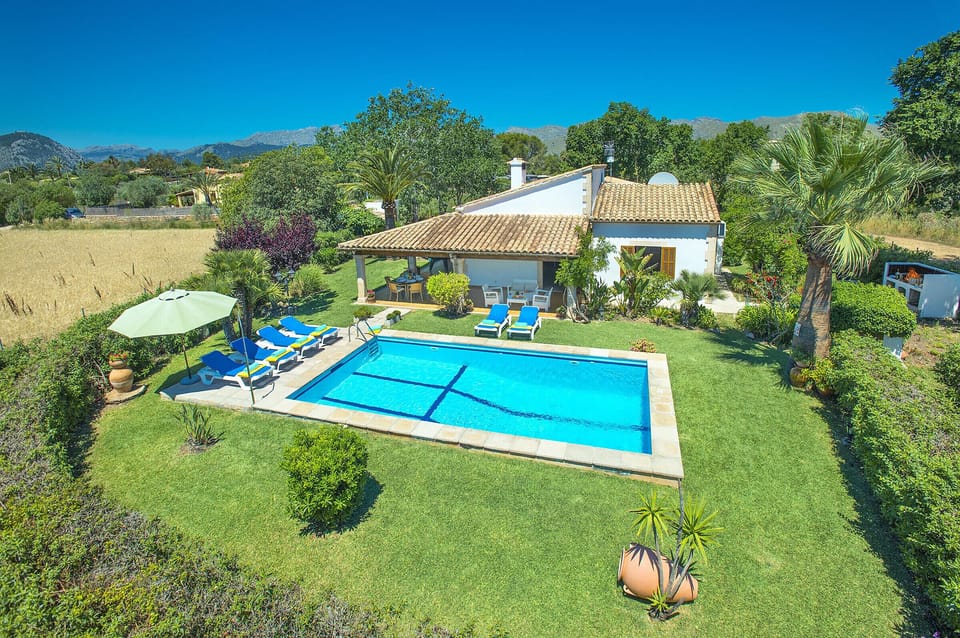 Beautiful villa with swimming pool