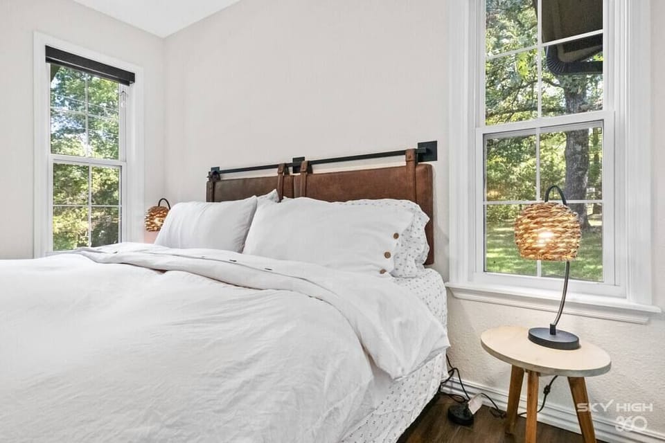 King Size Bedroom detail