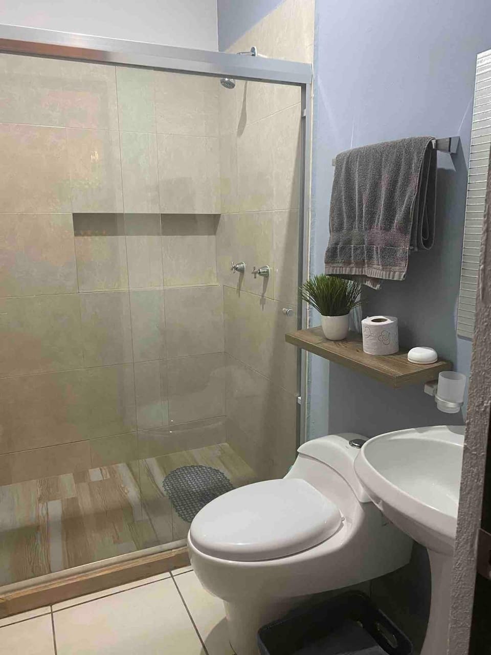 Family House | Bathroom | Shower