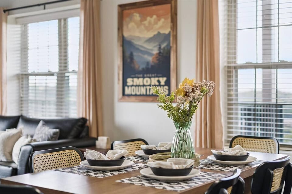 Our dining room area features seating for six. Perfect for gathering with your loved ones.