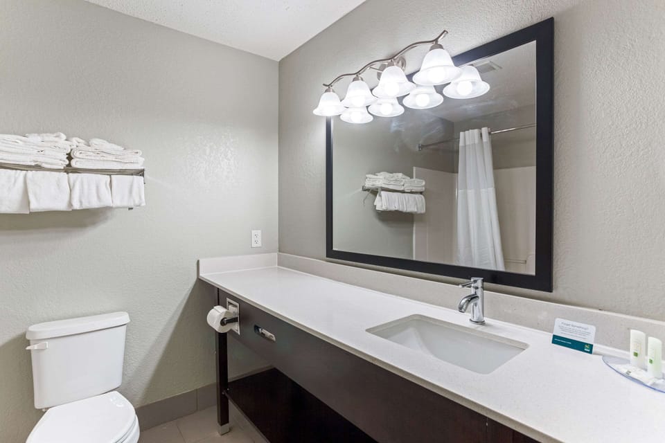 Quality Inn & Suites Ferdinand Hotel in Ferdinand