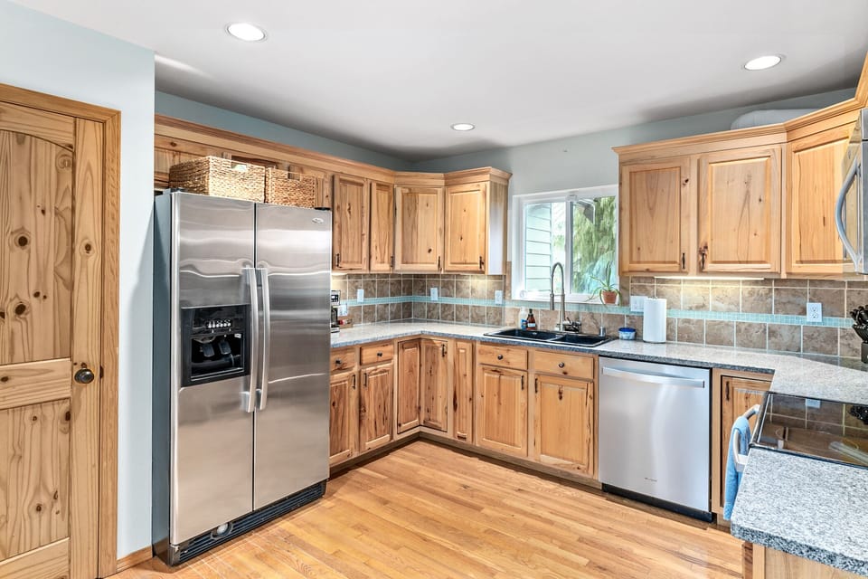 Big kitchen with new appliances